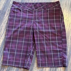 Columbia Titanium Omni-Shade Purple Plaid Golf / Bermuda
Shorts - Women's 12